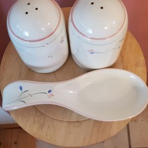 Ceramic Salt & Pepper Shaker Set With Spoonrest
